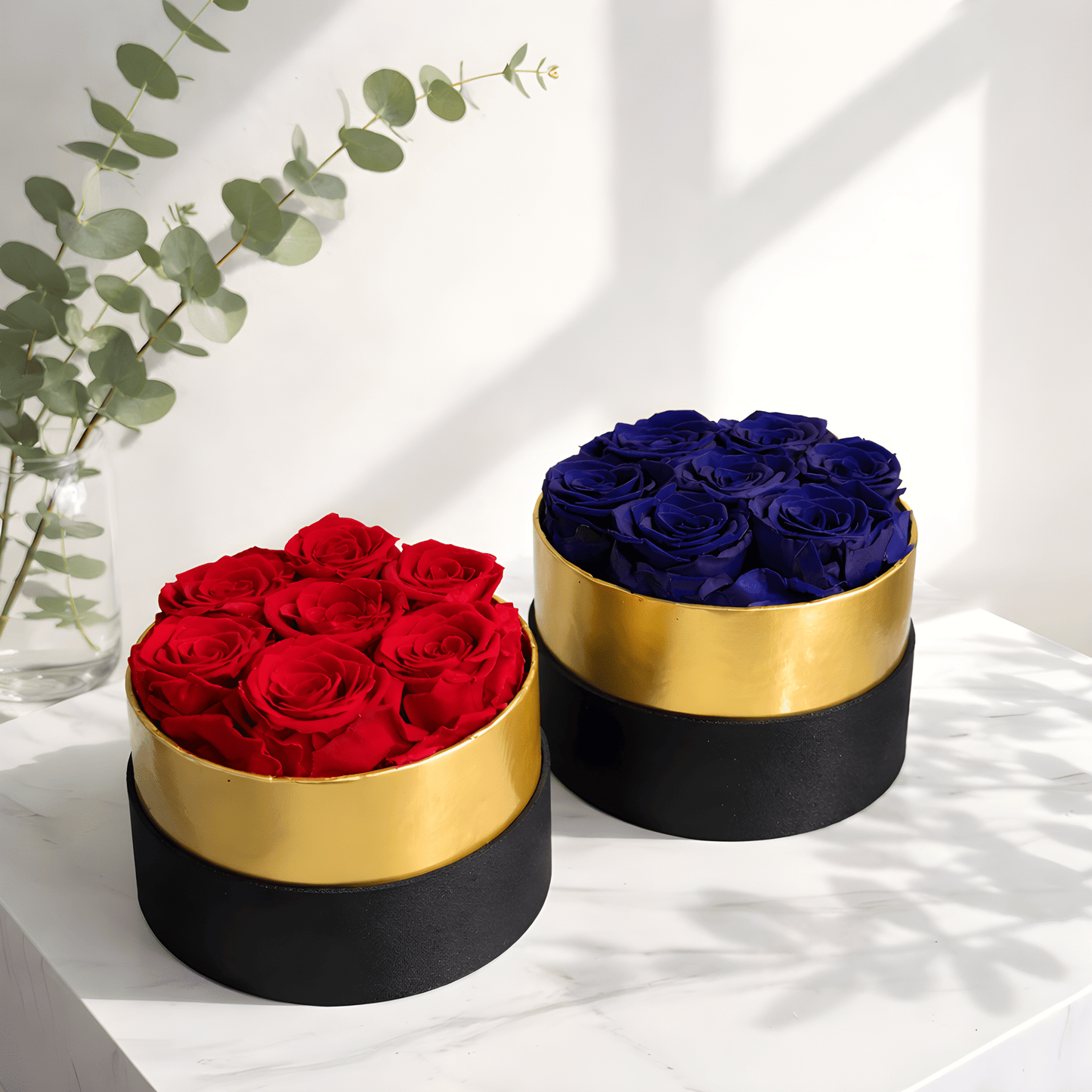 Preserved roses in a luxurious box image 0